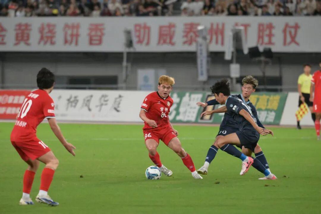 开云体育官方网址-回报恩师为常州出战，空降苏超上演降维打击！黄紫昌正在找下家