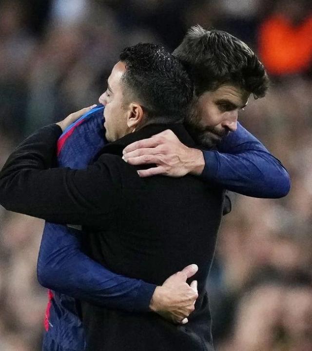 开云体育网页版入口-哈维：皮克代表巴萨黄金时代 莱万没进球是好消息